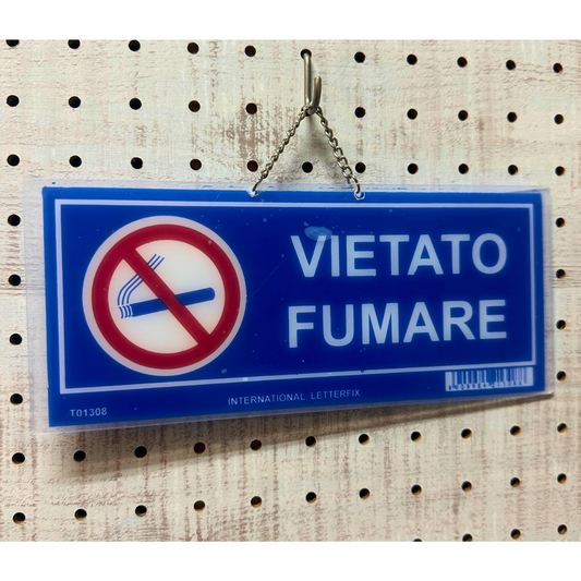 VIETATO FUMARE(禁煙)