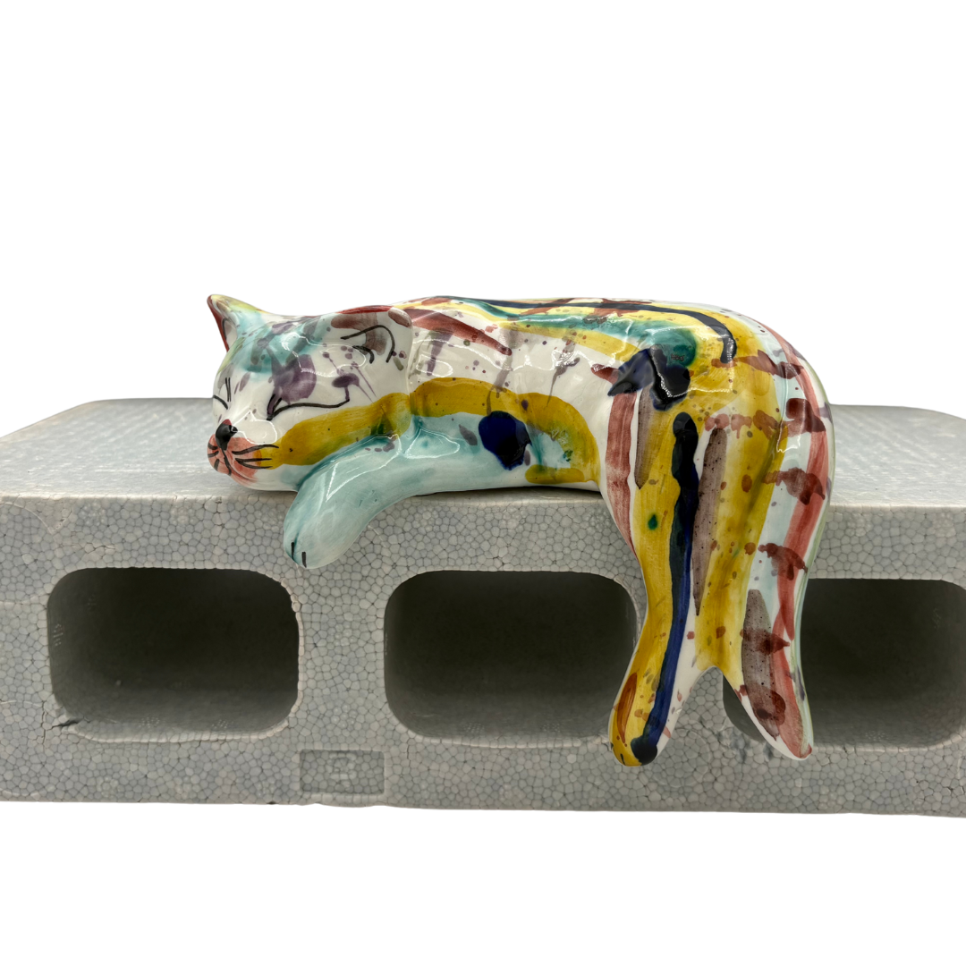 眠るネコのオブジェ（マッシミーノ）