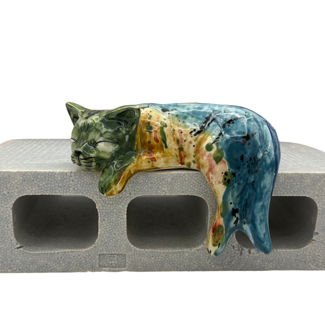 眠るネコのオブジェ（マッシミーノ）